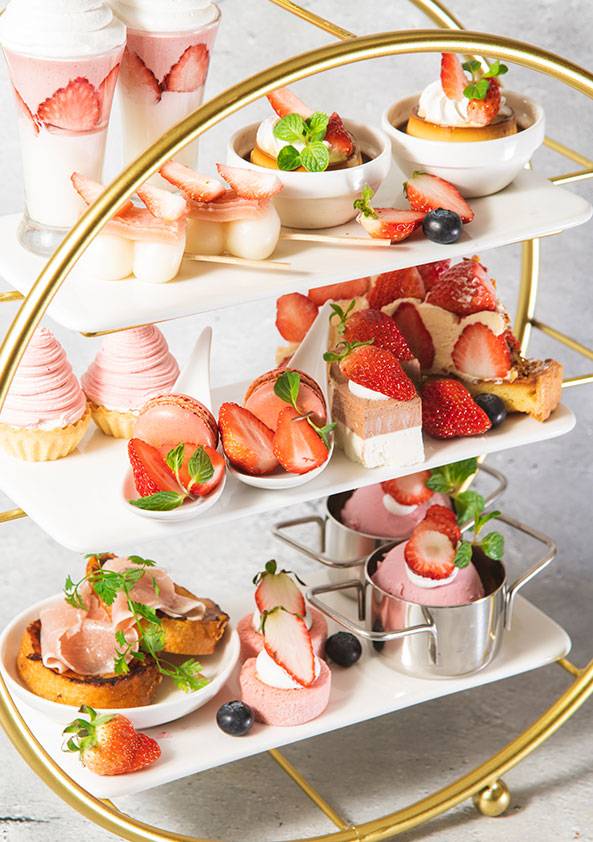 写真：ストロベリーアフタヌーンティセット