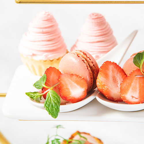 写真：ストロベリーアフタヌーンティセット