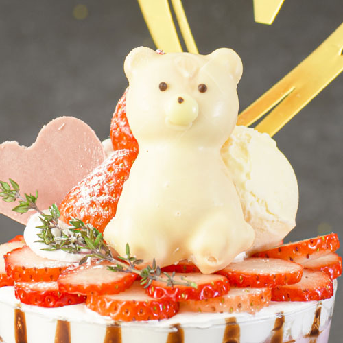 写真：しろくま苺のバレンタインパフェ