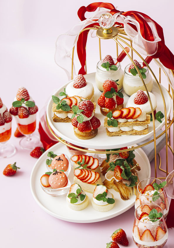 写真：ストロベリーアフタヌーンティセット